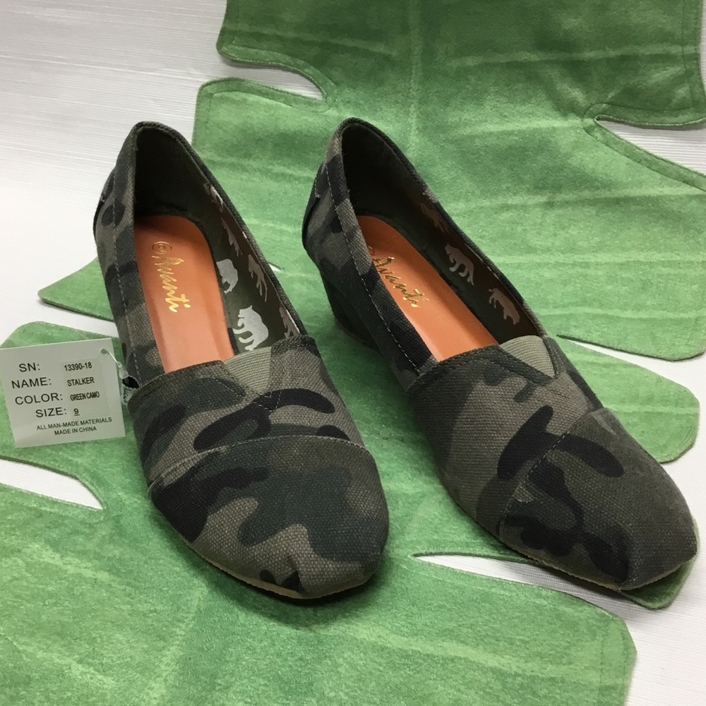 Avanti New Camo Wedges - Picture 1 of 9